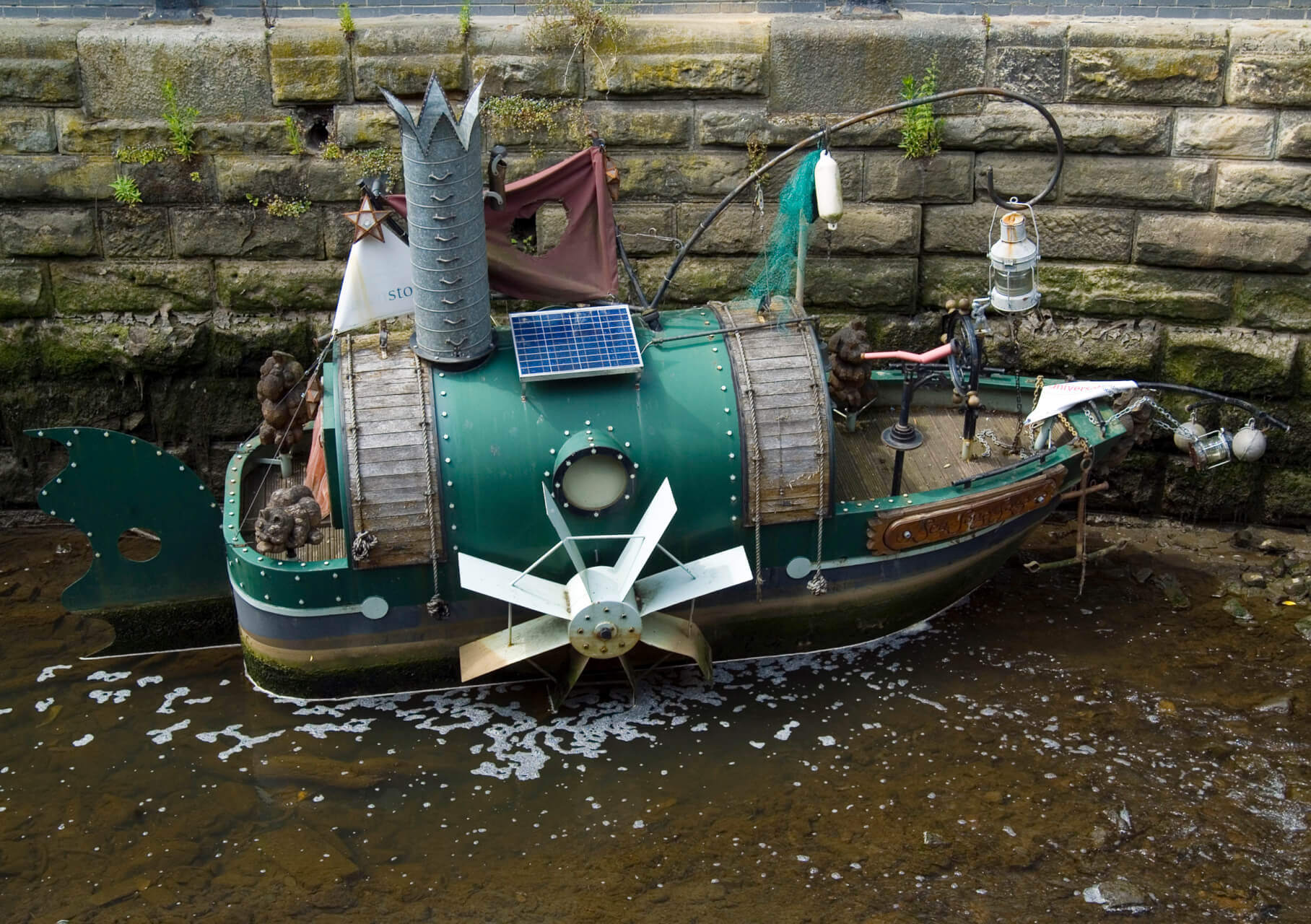 "Sea Song Sang", a magical story boat in Newcastle upon Tyne, UK, by Chinch Gryniewicz