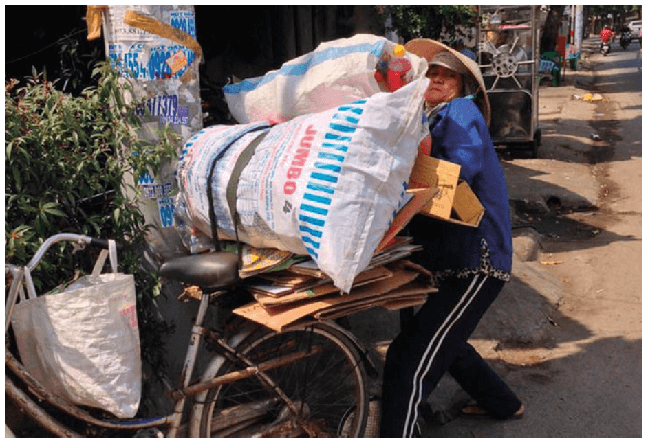 Siagonese informal waste collectors